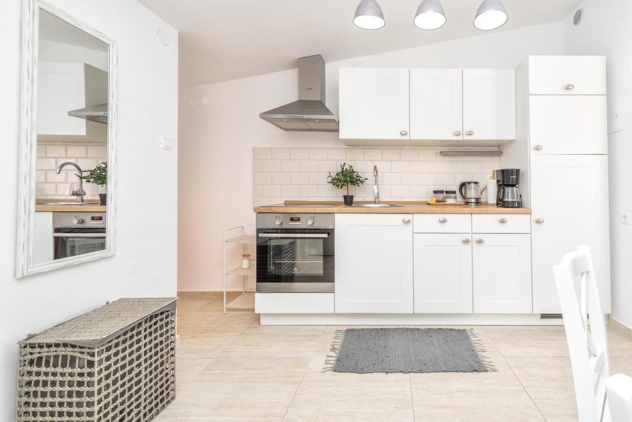 Apartment Tema Vir Kültér fotó