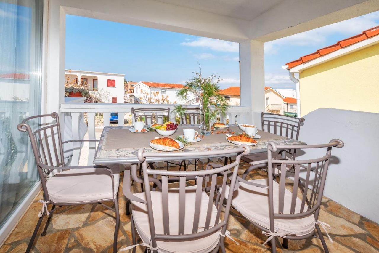 Apartment Tema Vir Kültér fotó