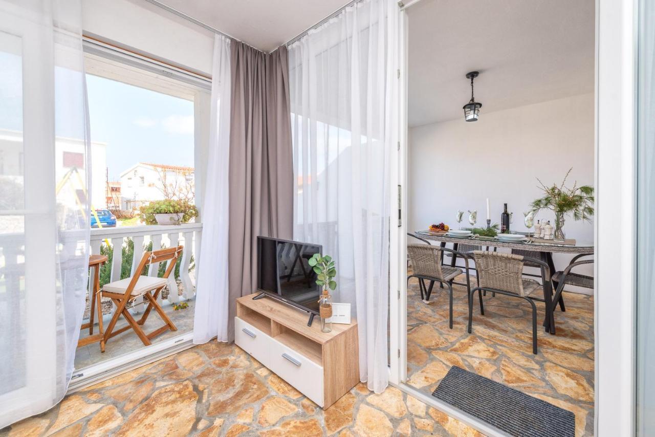 Apartment Tema Vir Kültér fotó